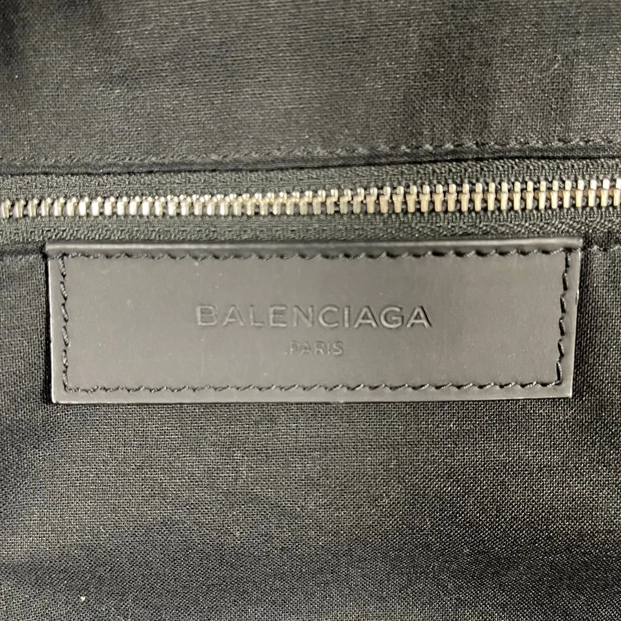 BALENCIAGA バレンシアガ ロゴキャンバスバックパック 品番：392007
