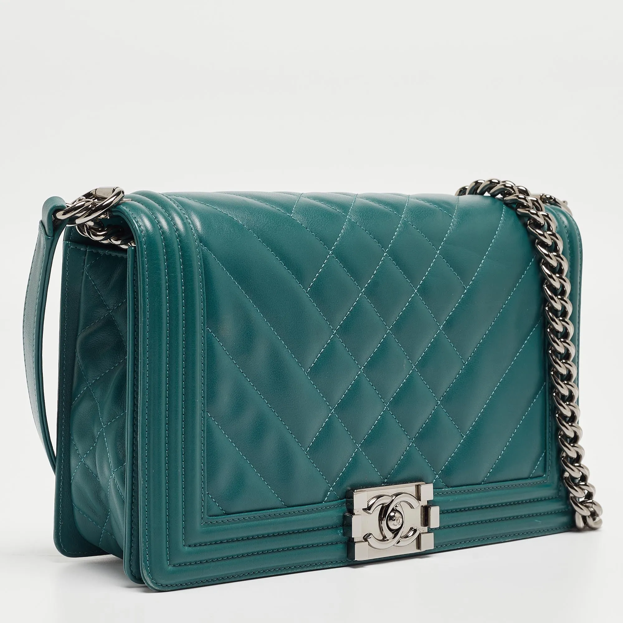CHANEL Green Quilted Leather New Medium Boy Bag