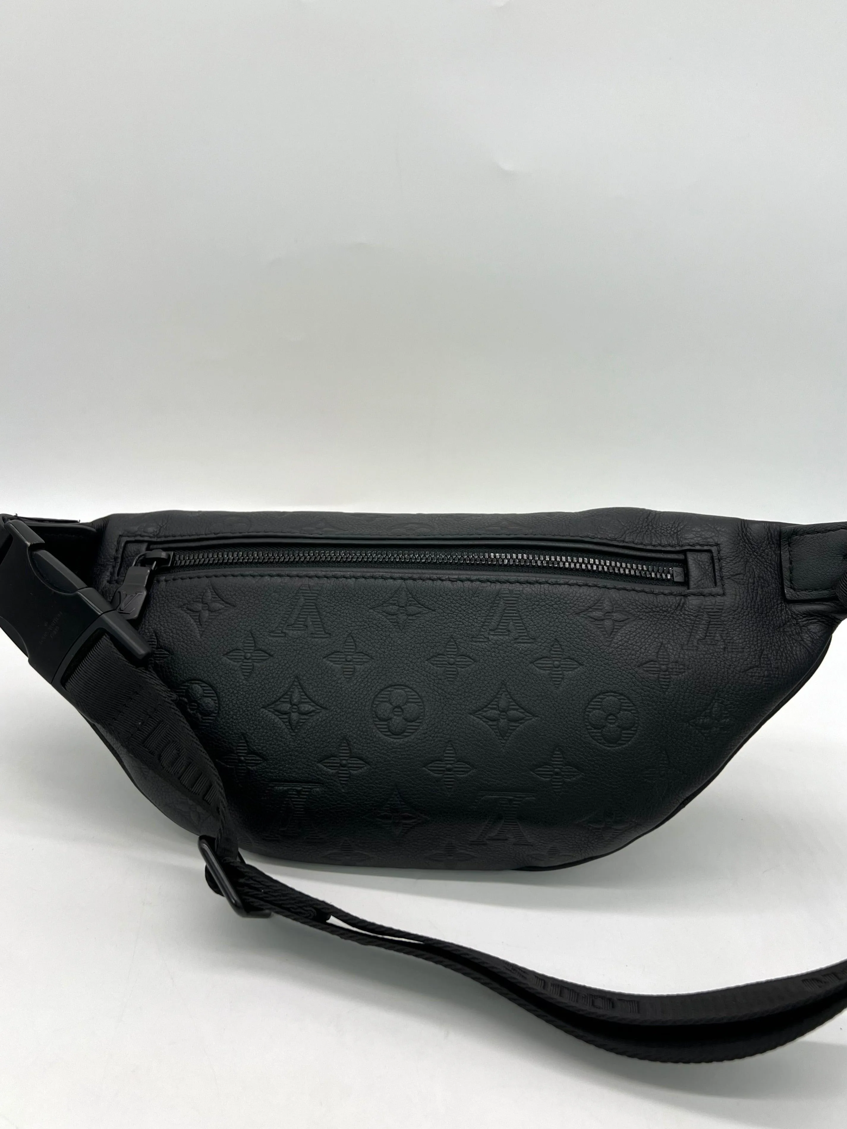 LOUIS VUITTON Discovery Belt Bag Black Leather