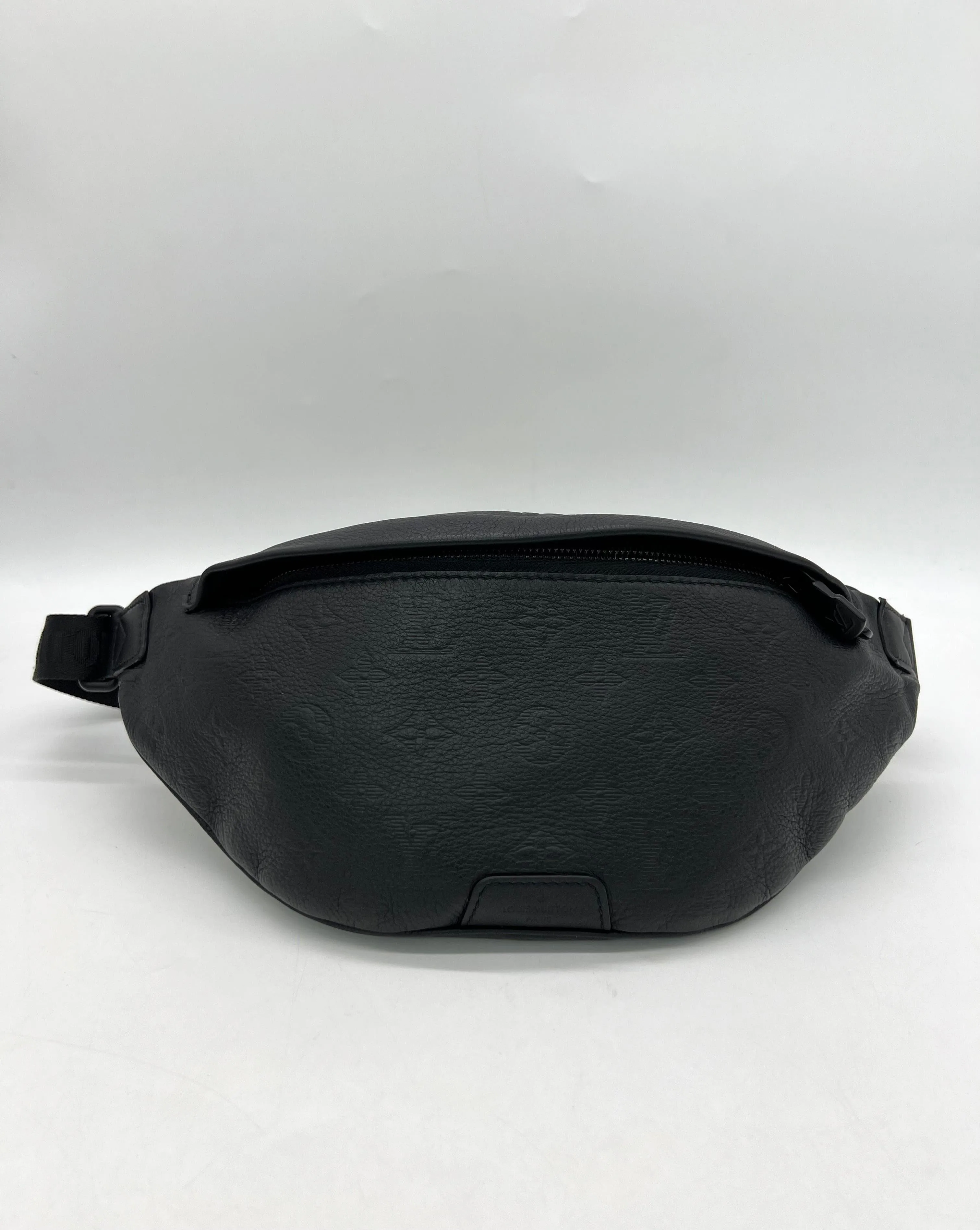 LOUIS VUITTON Discovery Belt Bag Black Leather